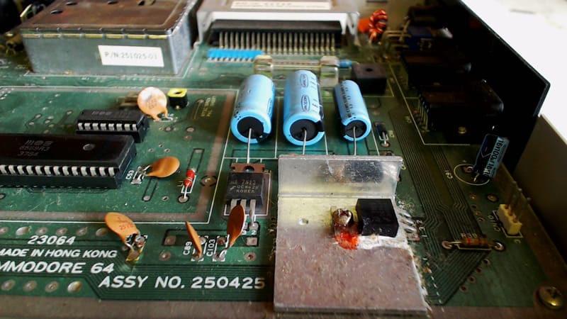  7805 Regulator in a Commodore 64