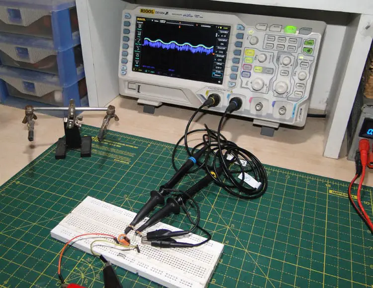 How to Connect an Oscilloscope to a Circuit