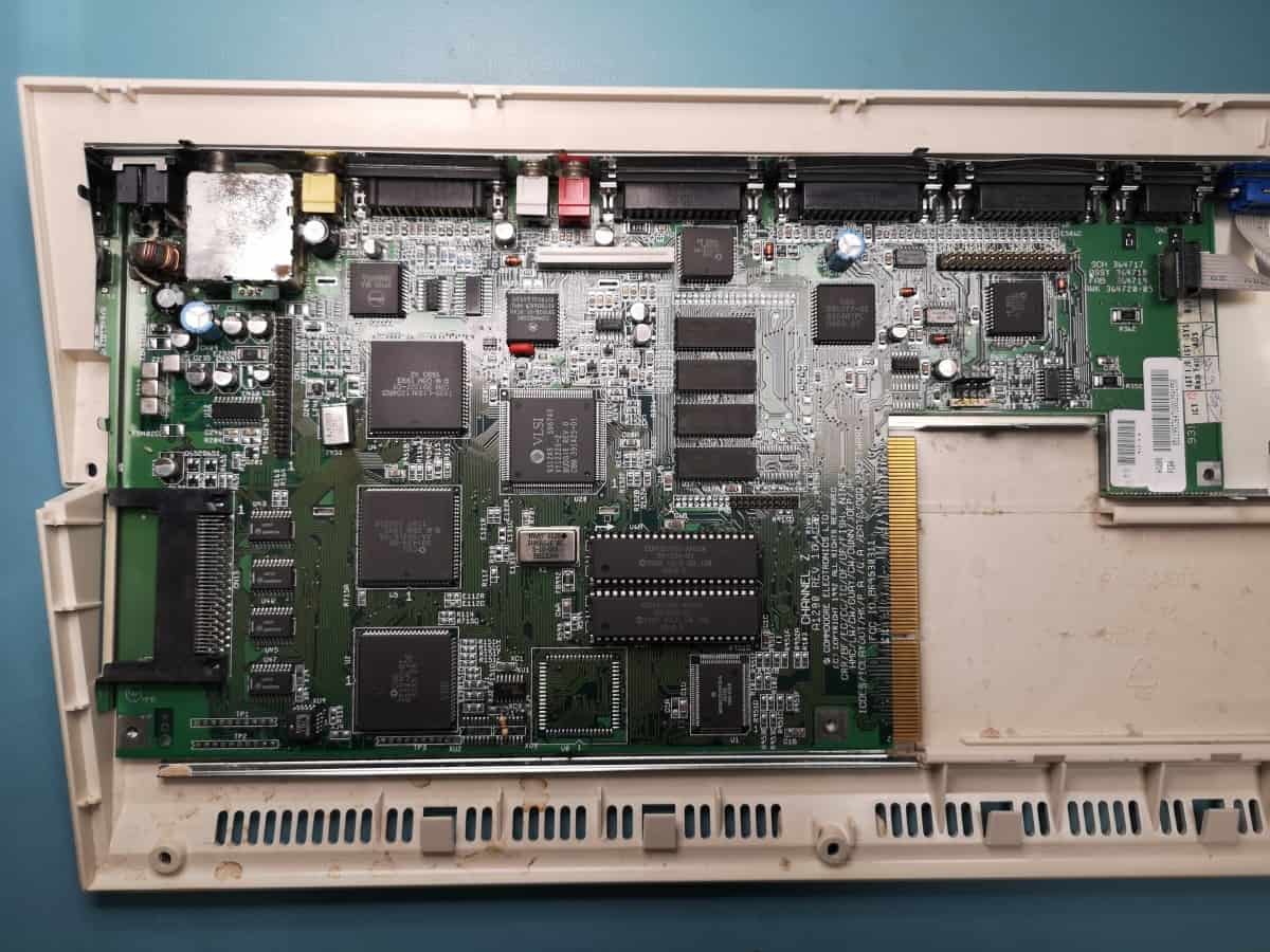 A Guide to Amiga 1200 Disassembly