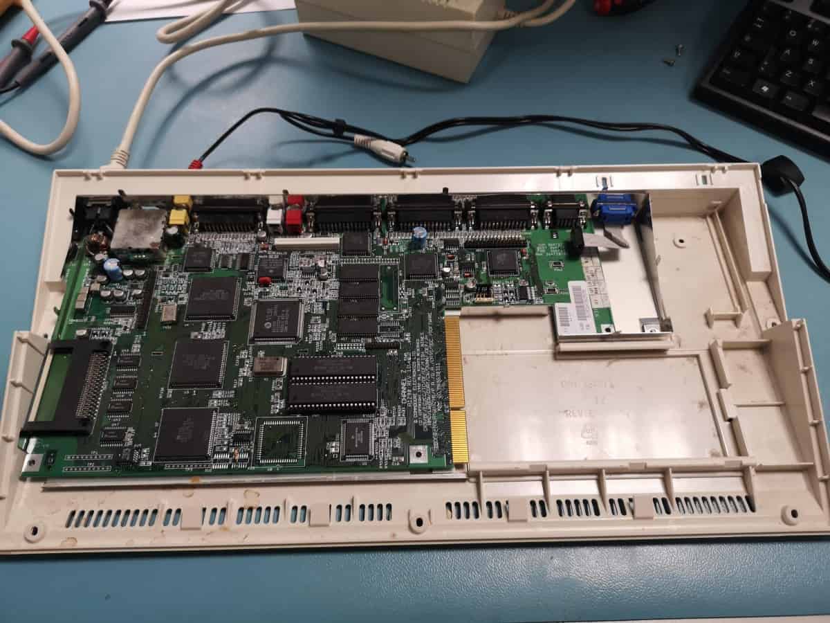 A Guide to Amiga 1200 Disassembly
